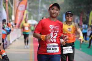 BIB: 195, 1219, 42195, 463
                            <button type="button" onclick="openModal(8146189)" class="btn btn-primary btn-sm float-right btn-popup" data-toggle="modal" data-target=".modal-high-quality">
                        <i class="fas fa-shopping-cart"></i> Add to Cart
                    </button>
                                            <button type="button" onclick="isThisMe(8146189, true)" class="btn btn-success btn-sm float-right btn-popup btn-isme hidden" data-toggle="tooltip" data-placement="bottom" title="นี่คือรูปของคุณใช่ไหม คลิกที่นี่เพื่อเอาเข้าอัลบั้ม">
                        <i class="fas fa-plus"></i> Add to album
                    </button>
                    <button type="button" onclick="isThisMe(8146189, false)" class="btn btn-warning btn-sm float-right btn-popup btn-isnotme hidden">
                        <i class="fas fa-ban"></i> Remove from album
                    </button>
